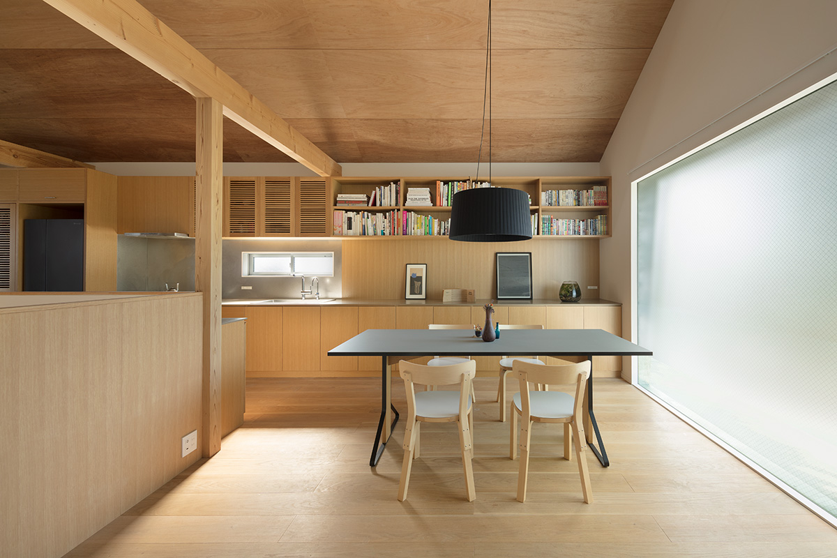 Finnish x Japanese Design: Japanese home furnished with Artek furniture